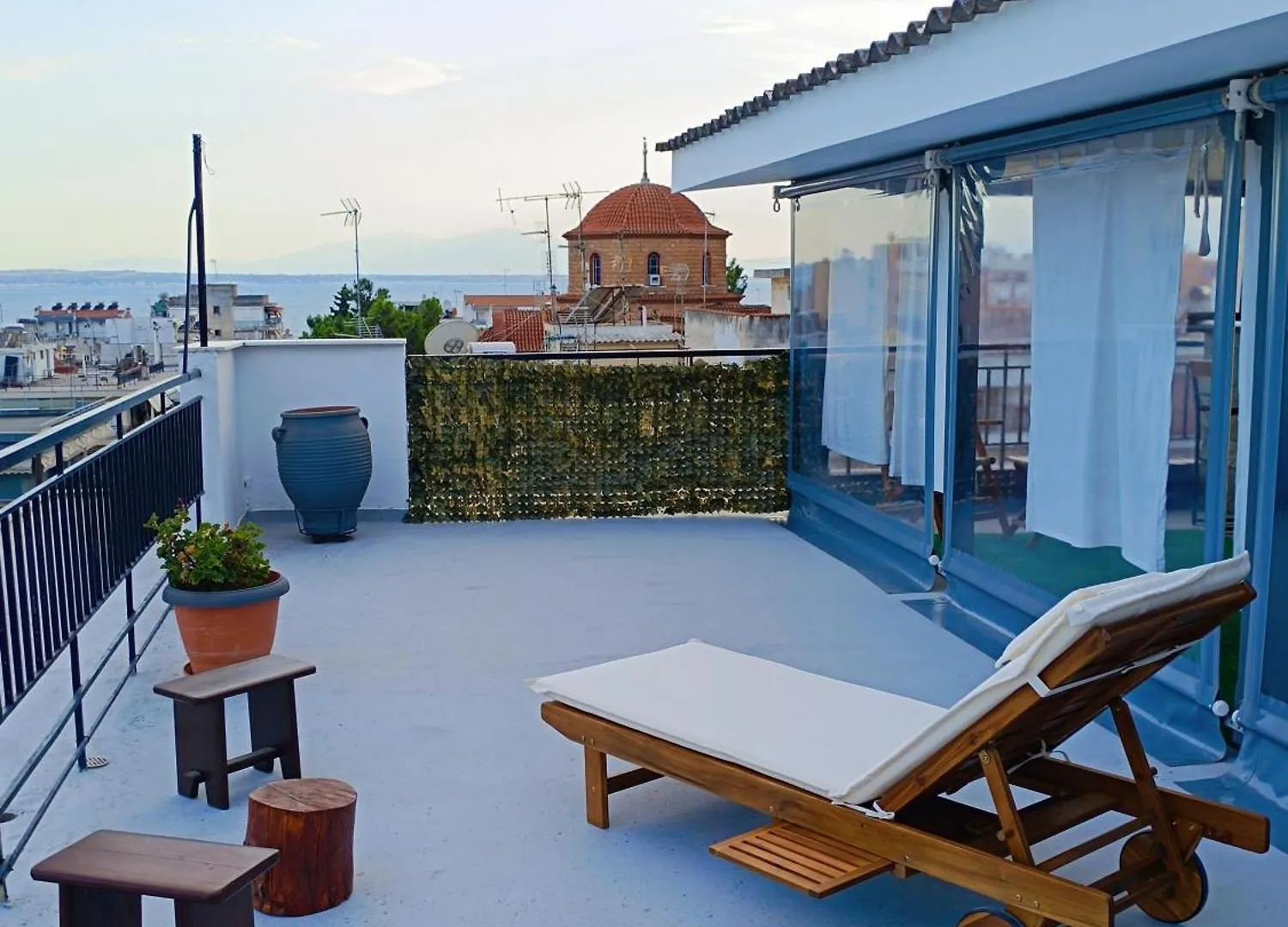 Domi'S Rooftop Apartment Salonic